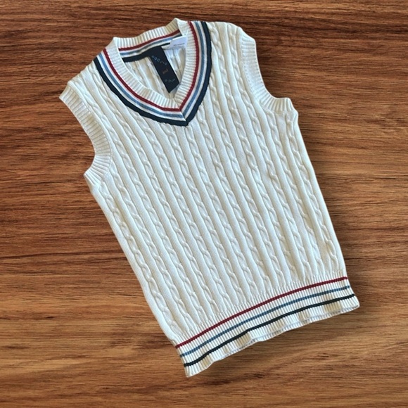 Red and White Cable Knit Sweater Vest with V-Neck - Picture 6 of 6